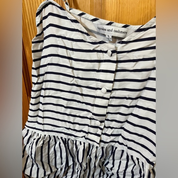 cupcakes & cashmere Tops - Cupcakes and Cashmere cropped striped tank blouse